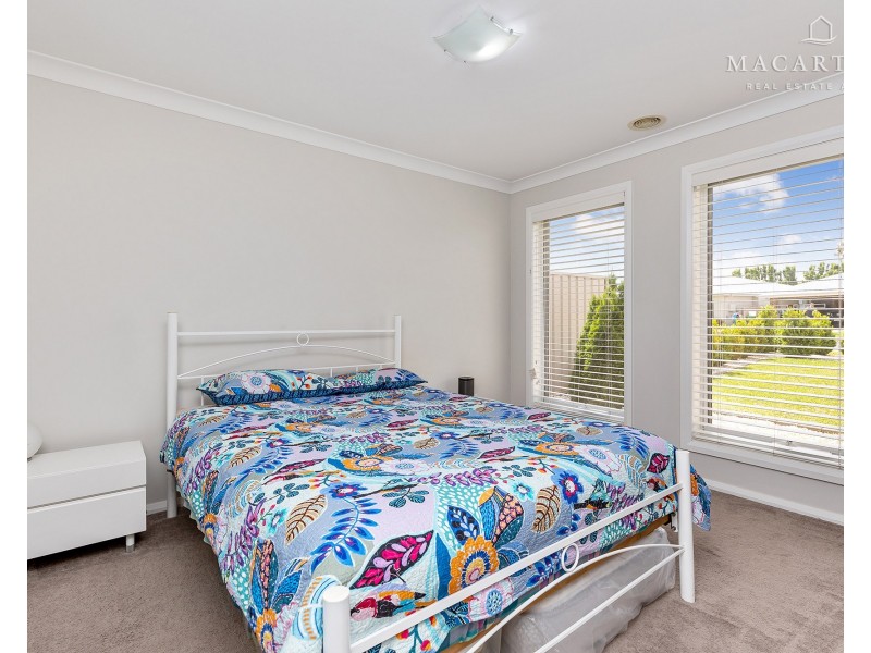 1/8 Kellerman Crescent, Boorooma NSW 2650