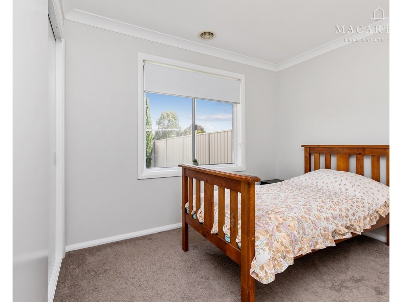 1/8 Kellerman Crescent, Boorooma NSW 2650