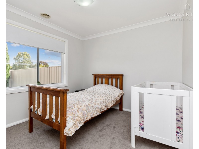1/8 Kellerman Crescent, Boorooma NSW 2650