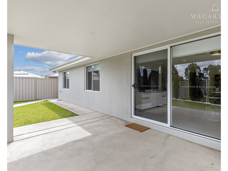 1/8 Kellerman Crescent, Boorooma NSW 2650