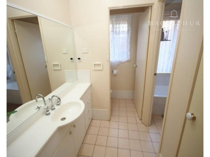 20 Sackville Drive, Forest Hill NSW 2651