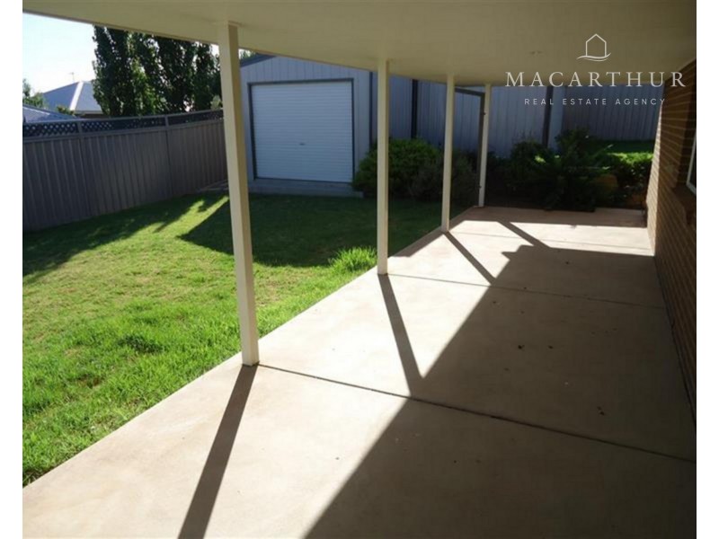 63 Kaloona Drive, Bourkelands NSW 2650