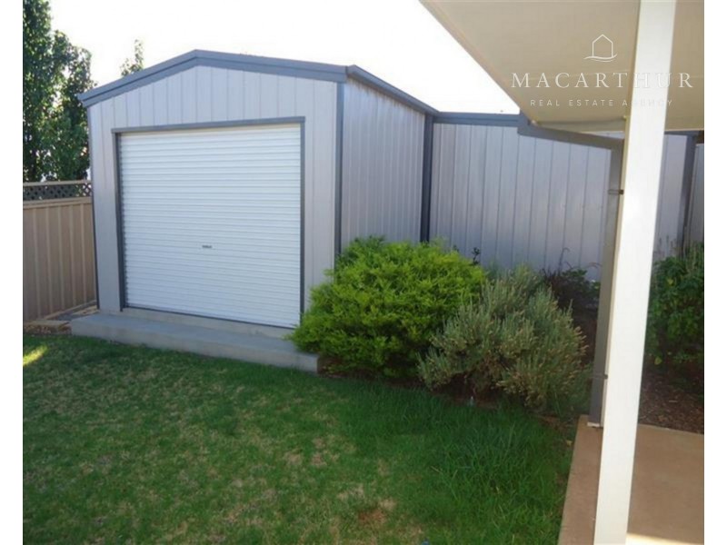 63 Kaloona Drive, Bourkelands NSW 2650
