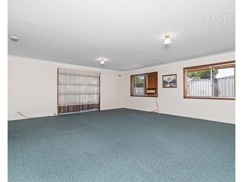 31 Raye Street, Tolland NSW 2650