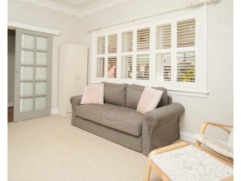 2 Rhoda Avenue, Wagga Wagga NSW 2650