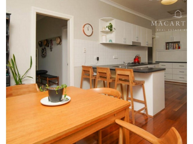 2 Rhoda Avenue, Wagga Wagga NSW 2650