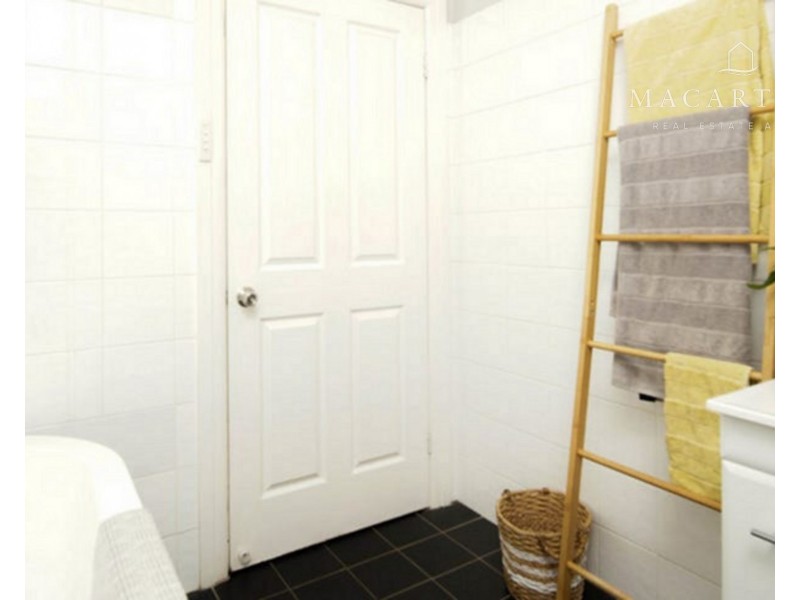 2 Rhoda Avenue, Wagga Wagga NSW 2650