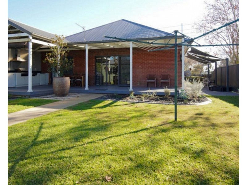 2 Rhoda Avenue, Wagga Wagga NSW 2650