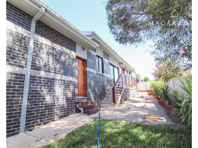 8B Balala Crescent, Bourkelands NSW 2650