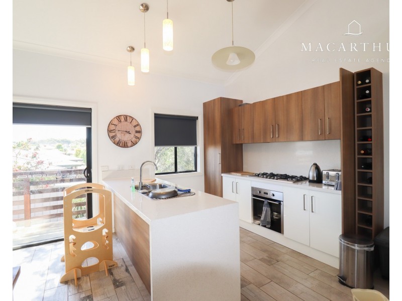 8B Balala Crescent, Bourkelands NSW 2650