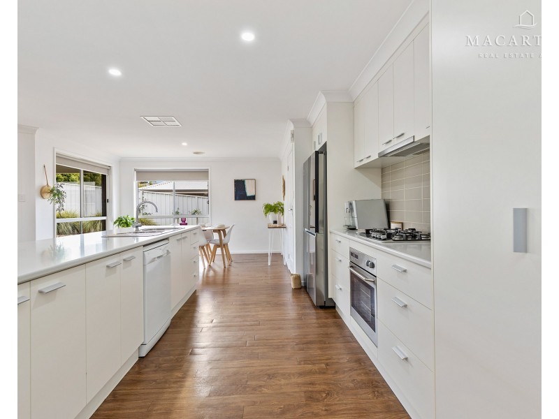 26 Marylands Way, Bourkelands NSW 2650