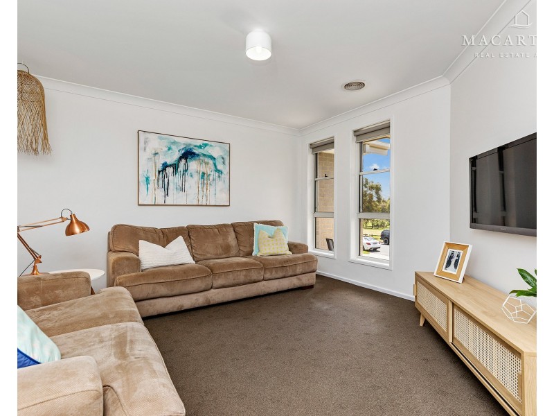 26 Marylands Way, Bourkelands NSW 2650