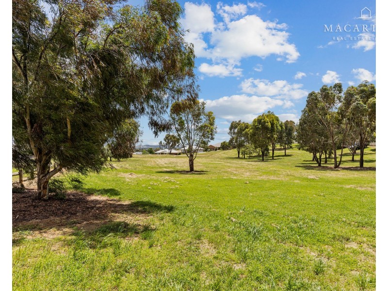 26 Marylands Way, Bourkelands NSW 2650