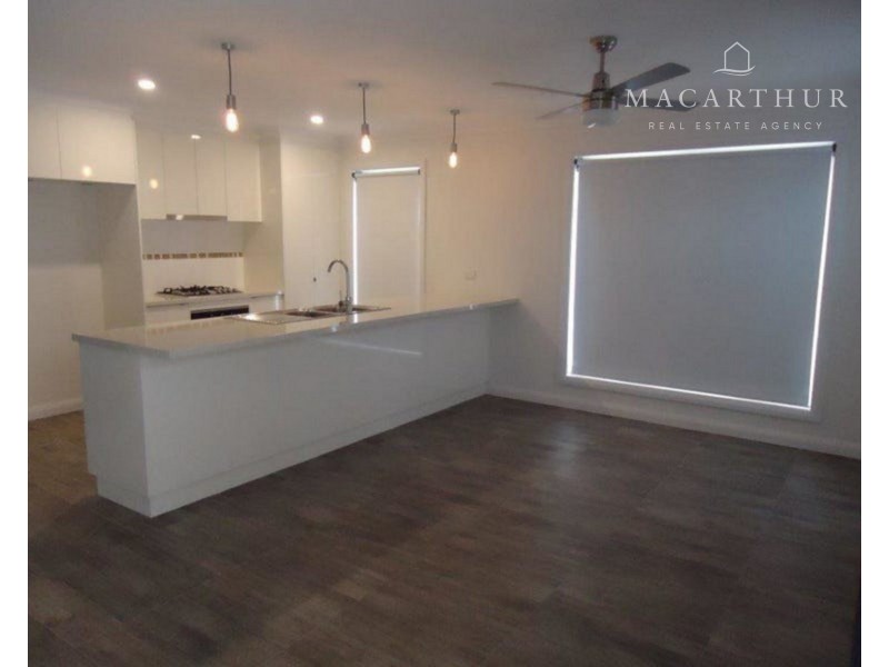 8 Morris Crescent, Gobbagombalin NSW 2650