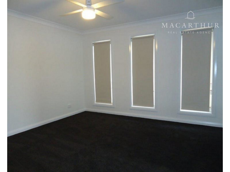 8 Morris Crescent, Gobbagombalin NSW 2650