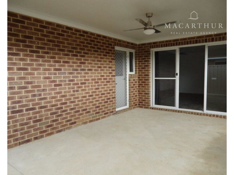 8 Morris Crescent, Gobbagombalin NSW 2650