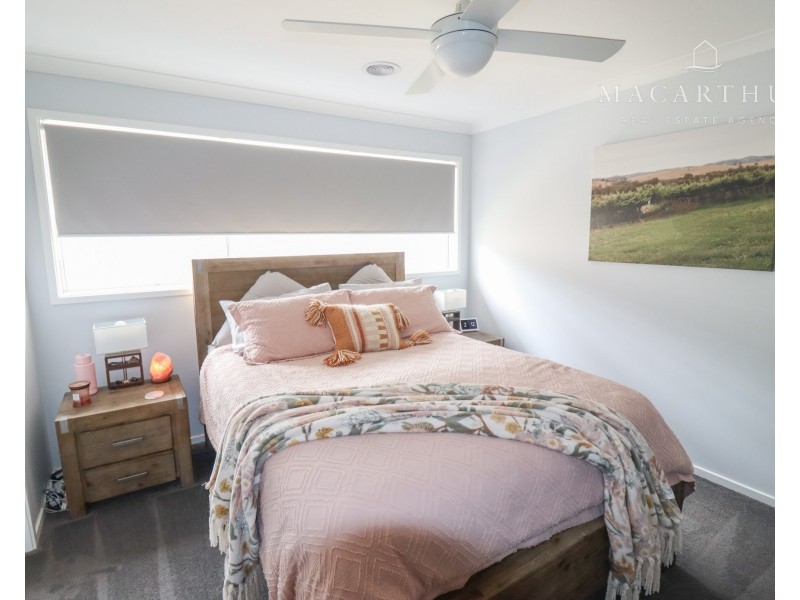44 Ross Parkway, Gobbagombalin NSW 2650