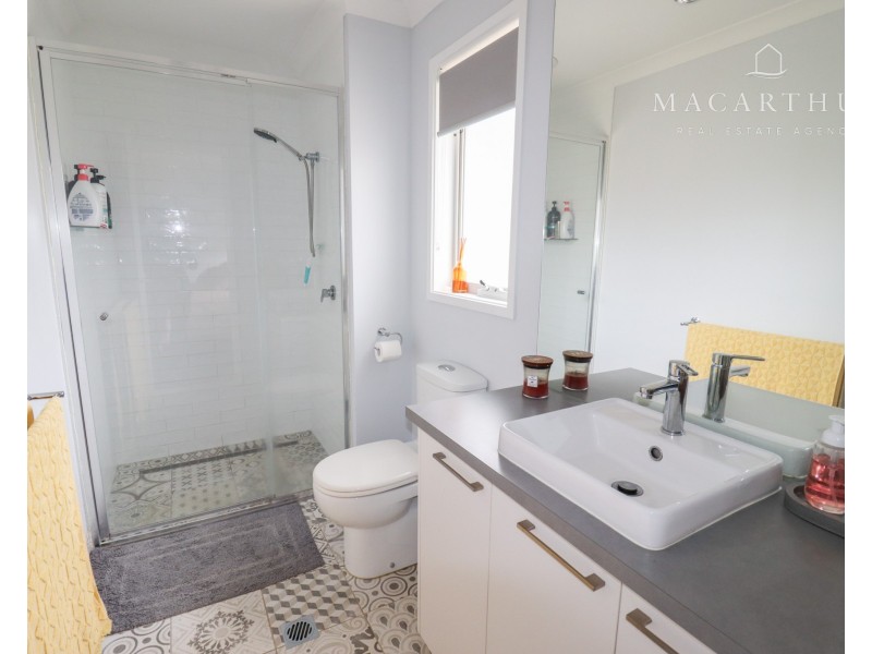44 Ross Parkway, Gobbagombalin NSW 2650
