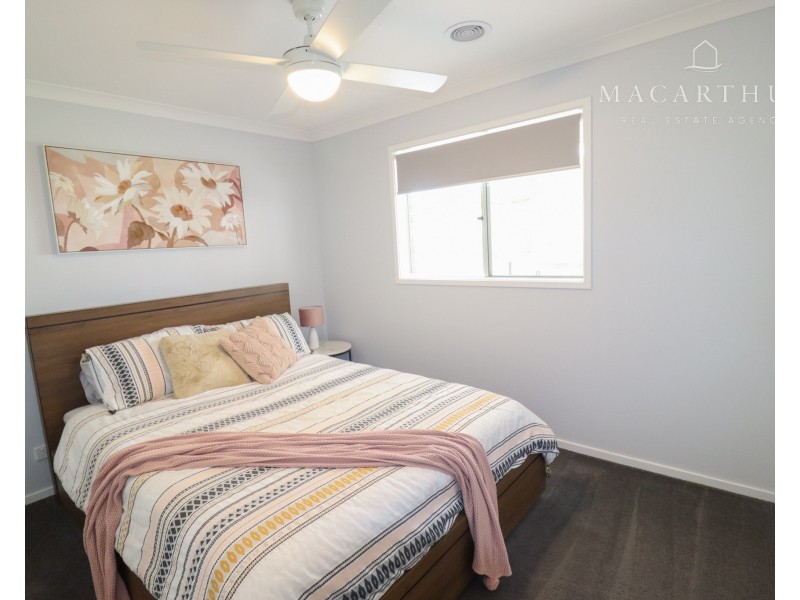 44 Ross Parkway, Gobbagombalin NSW 2650