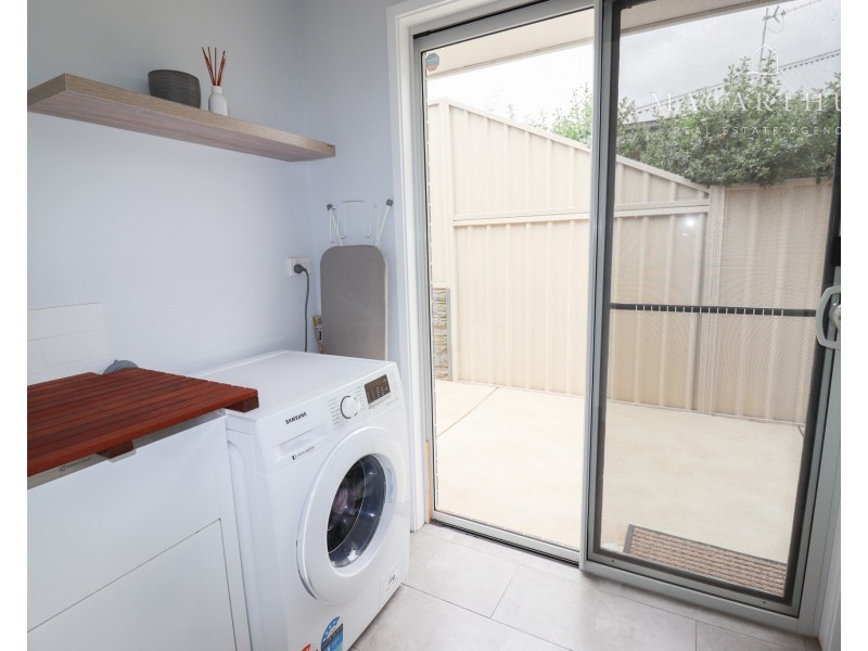 44 Ross Parkway, Gobbagombalin NSW 2650