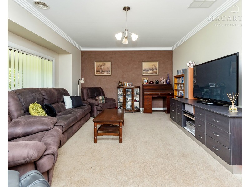 5 Hickory Place, Springvale NSW 2650