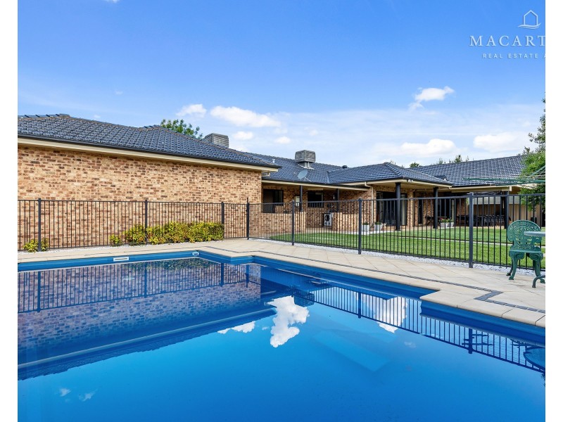 5 Hickory Place, Springvale NSW 2650