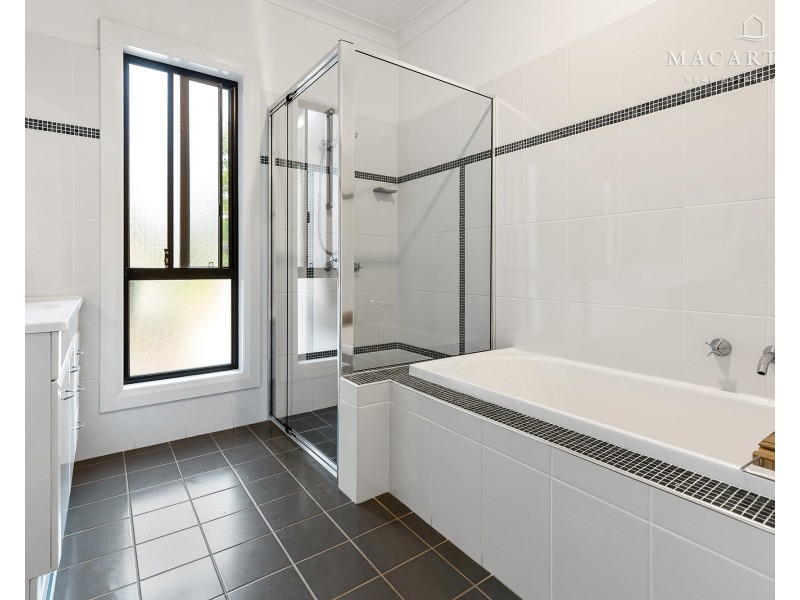 5 Hickory Place, Springvale NSW 2650