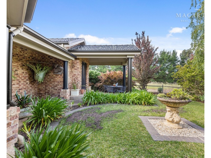 5 Hickory Place, Springvale NSW 2650