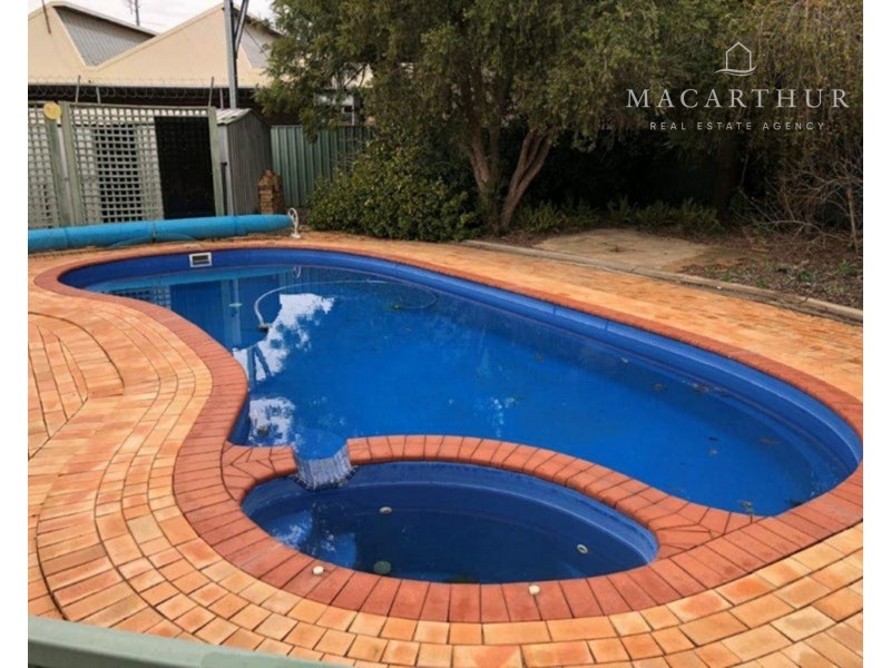 8 Lonergan Place, Wagga Wagga NSW 2650