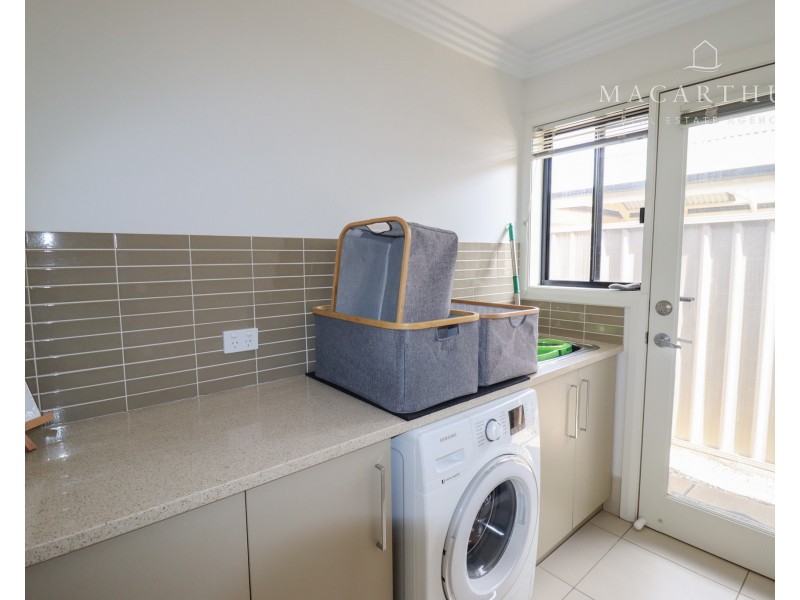 1/61 Mima Street, Glenfield Park NSW 2650