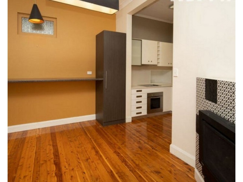13 Edmondson Street, Turvey Park NSW 2650