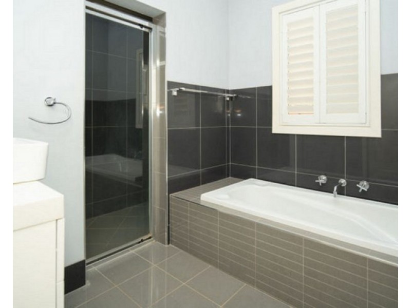 13 Edmondson Street, Turvey Park NSW 2650
