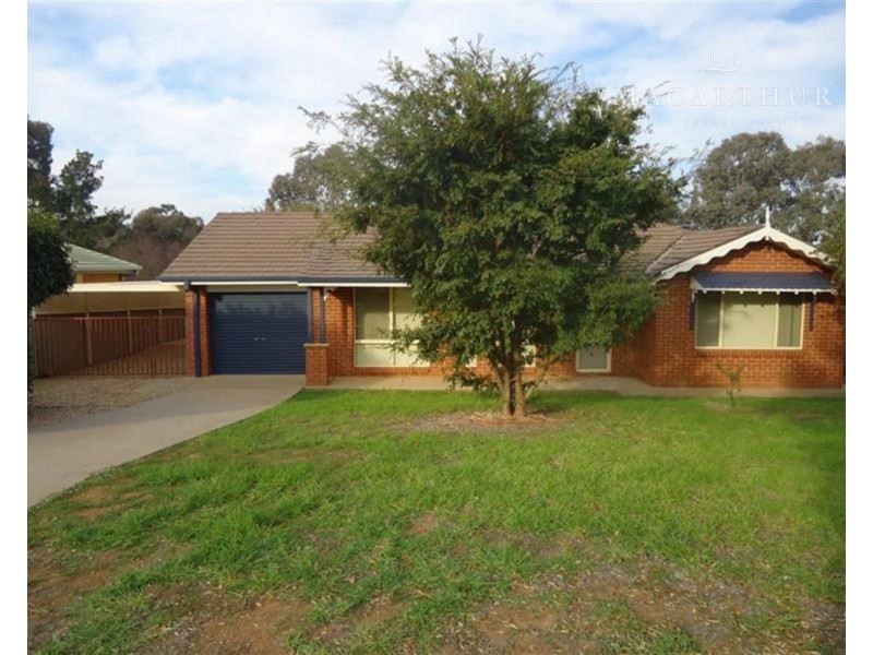 11 Canola Place, Estella NSW 2650