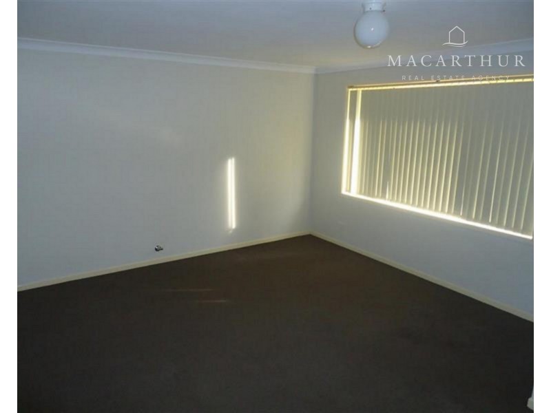 11 Canola Place, Estella NSW 2650