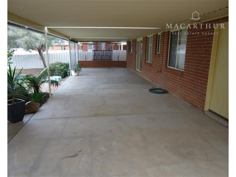 11 Canola Place, Estella NSW 2650