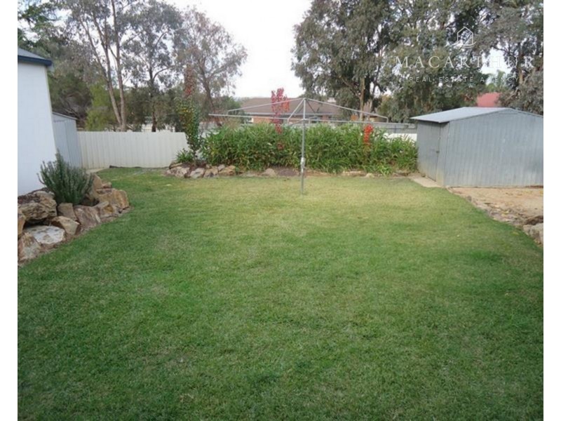 11 Canola Place, Estella NSW 2650