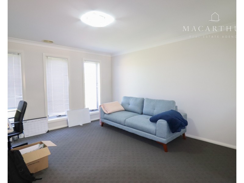 18 Bindari Avenue, Glenfield Park NSW 2650