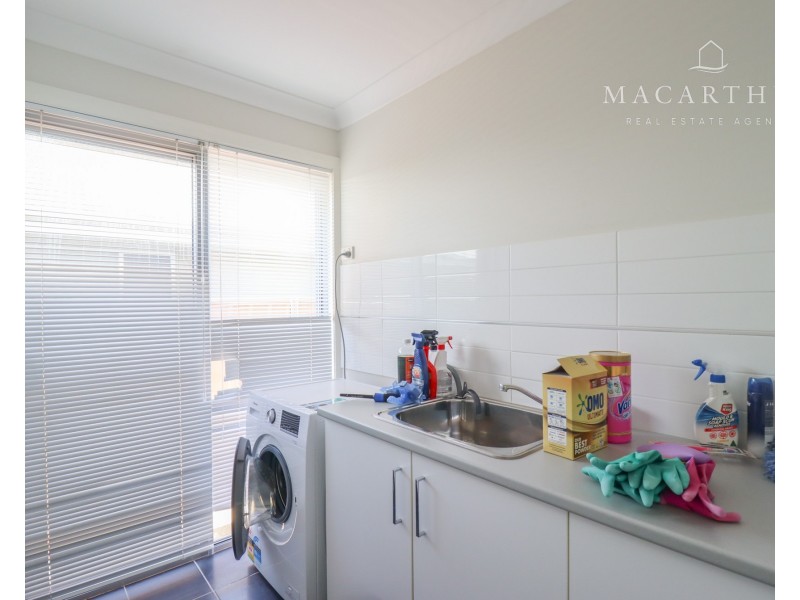 18 Bindari Avenue, Glenfield Park NSW 2650