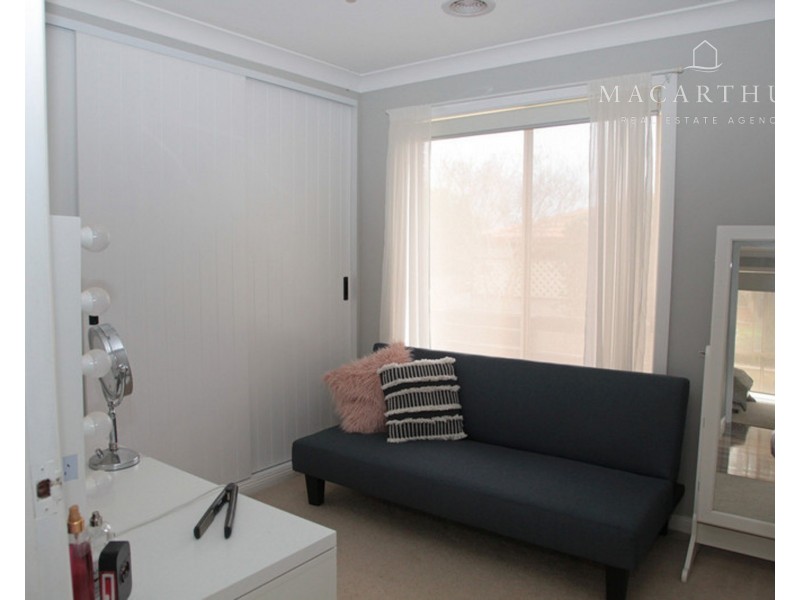 18 Canola Place, Estella NSW 2650