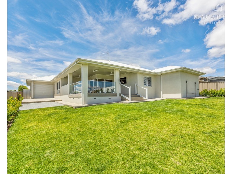 6 Bonner Street, Lloyd NSW 2650