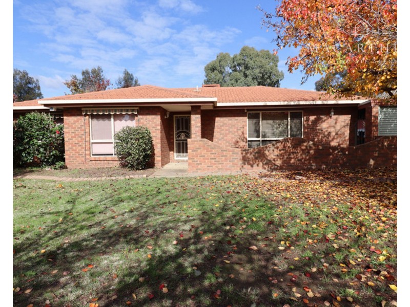 67 Balleroo Crescent, Glenfield Park NSW 2650