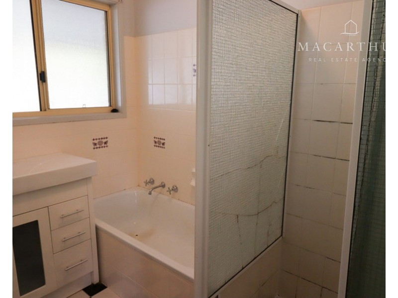 67 Balleroo Crescent, Glenfield Park NSW 2650