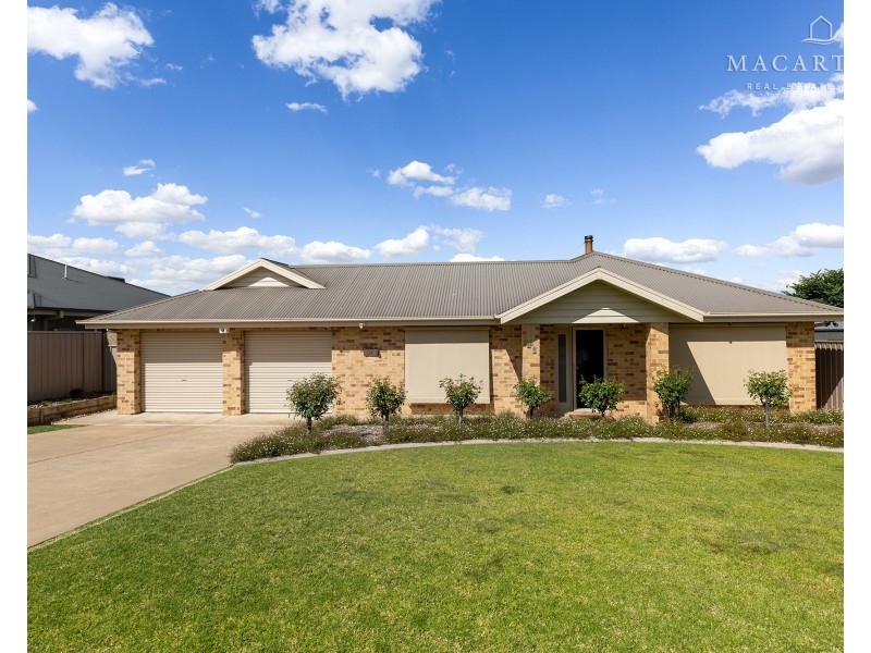 26 Bindari Avenue, Glenfield Park NSW 2650