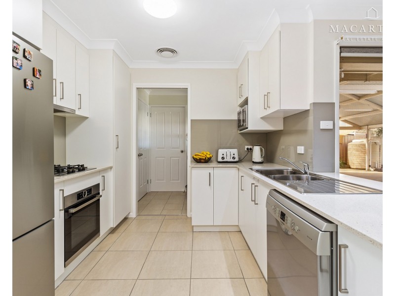 26 Bindari Avenue, Glenfield Park NSW 2650