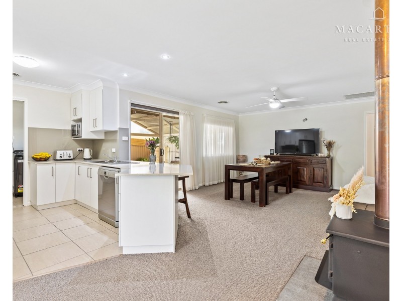 26 Bindari Avenue, Glenfield Park NSW 2650