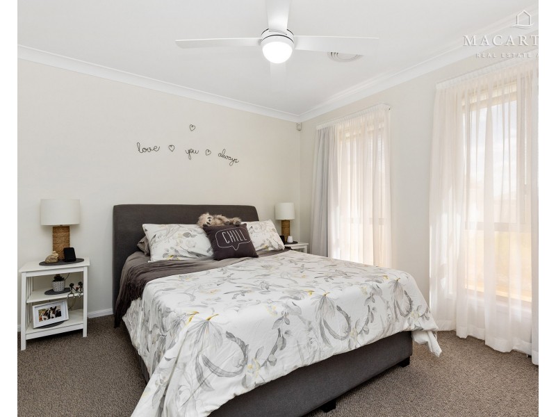 26 Bindari Avenue, Glenfield Park NSW 2650