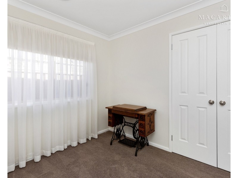 26 Bindari Avenue, Glenfield Park NSW 2650
