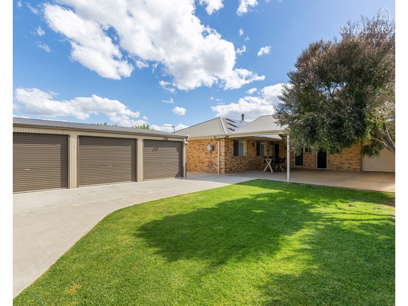 26 Bindari Avenue, Glenfield Park NSW 2650