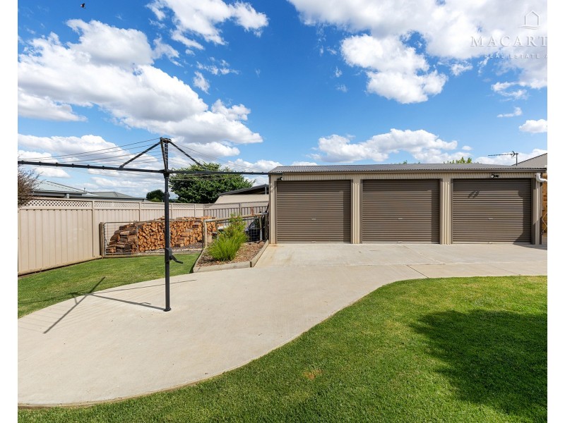 26 Bindari Avenue, Glenfield Park NSW 2650
