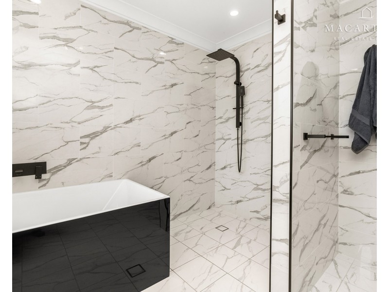 21 Henwood Avenue, Kooringal NSW 2650